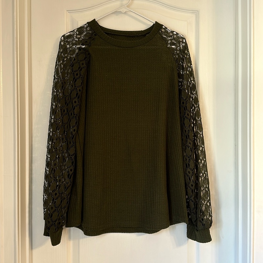 Green Lace Sleeve Waffle Knit Top - Large